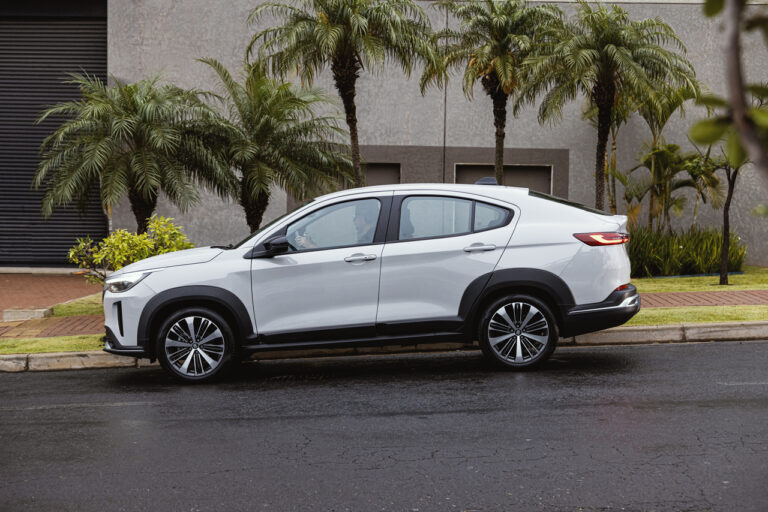 Fast Back Impetus Fastback e Pulse híbridos: vídeo, preço, consumo, isenção de rodízio